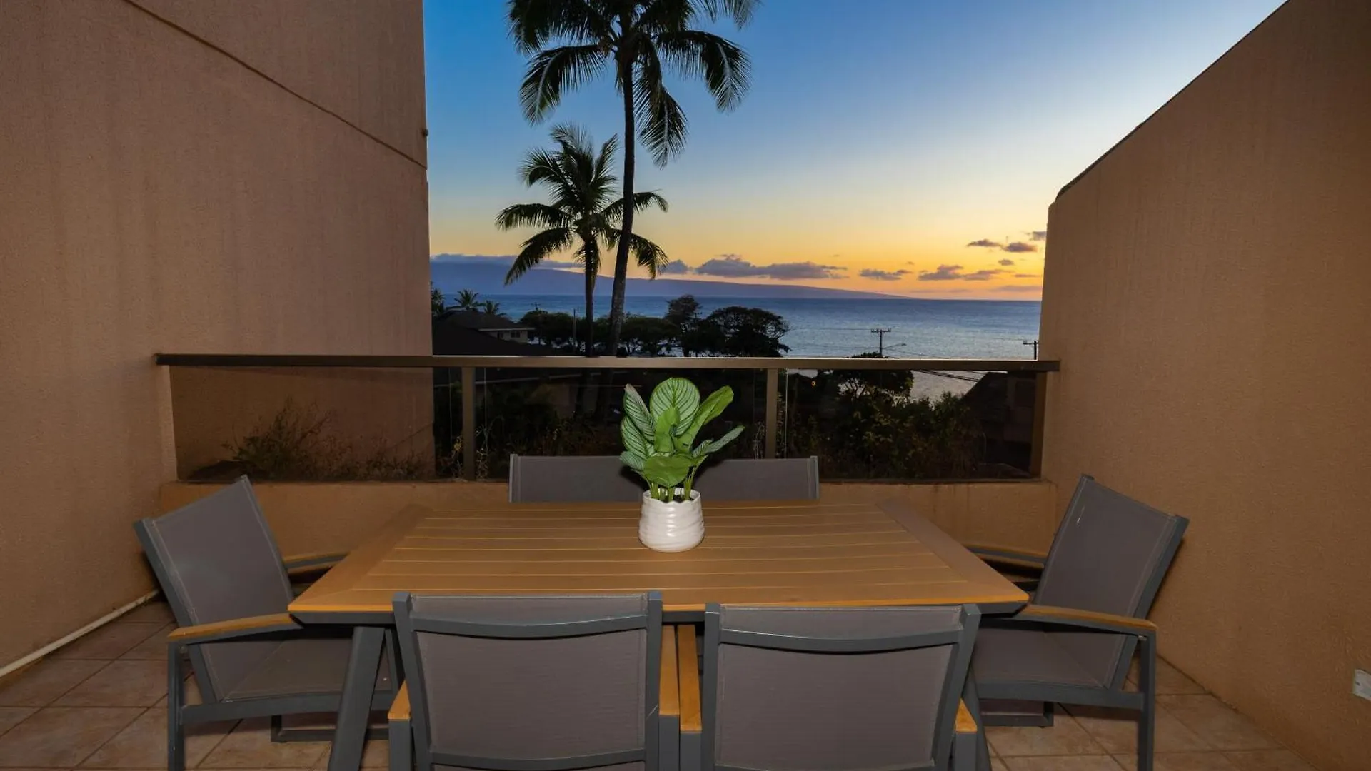 Oceanview Kahana Villa - Walk To Beach & Dining لاهينا منتجع